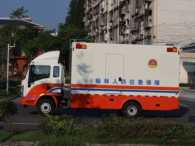 重汽豪沃电源车