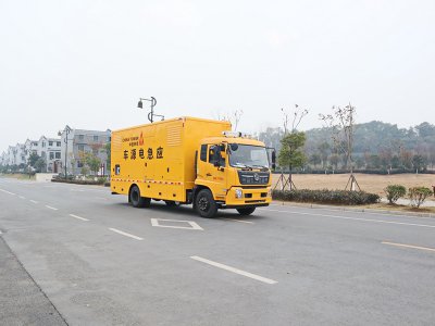 中国铁塔天锦电源车